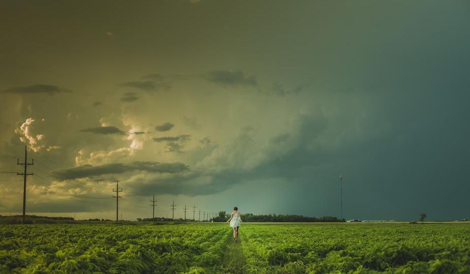 woman-in-prairie-fields